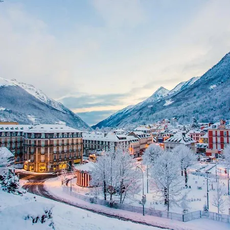 Apartment Pour 4 Personnes Au Centre De Cauterets, Proche Telecabines Et Thermes - Fr-1-234-269 Cauterets